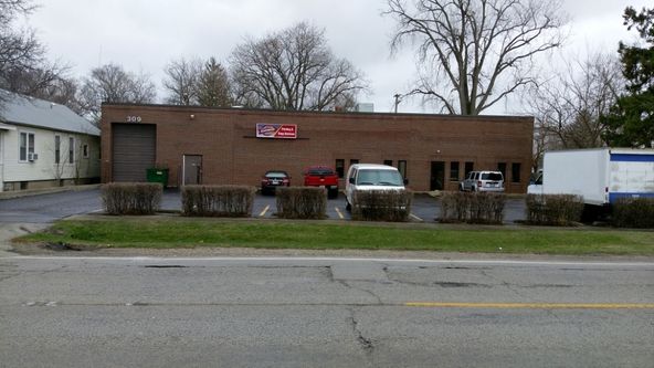 309 N Wolf Rd, Wheeling, IL 60090